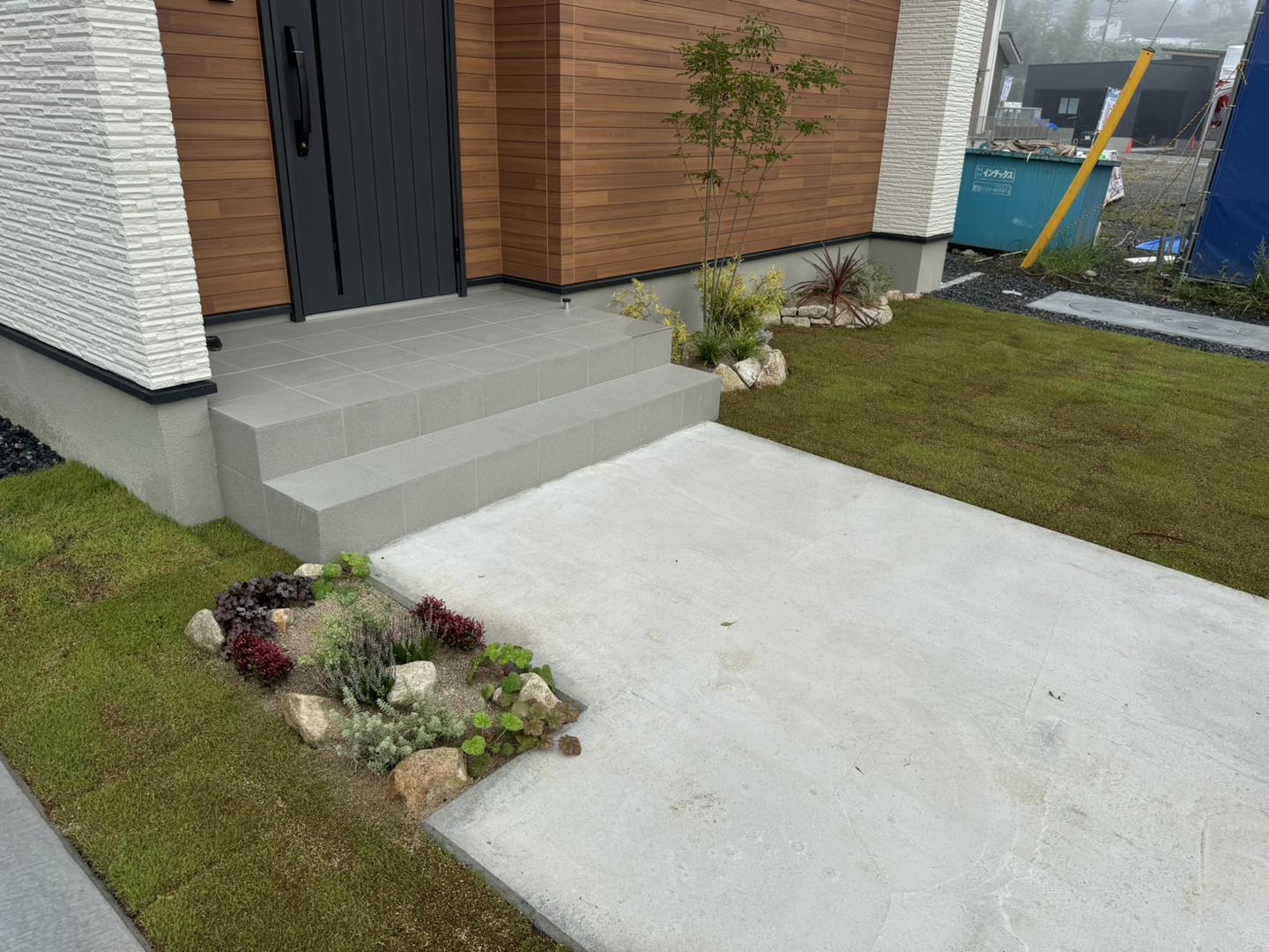 津山市 某ハウスメーカー モデルハウス外構工事の画像