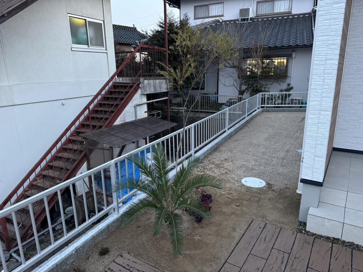 津山市 某ハウスメーカー 3棟植栽工事の画像